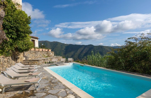 Apartamento con piscina, WIFI, TV, terraza, mascotas permitida, vista panorámica, aparcamiento