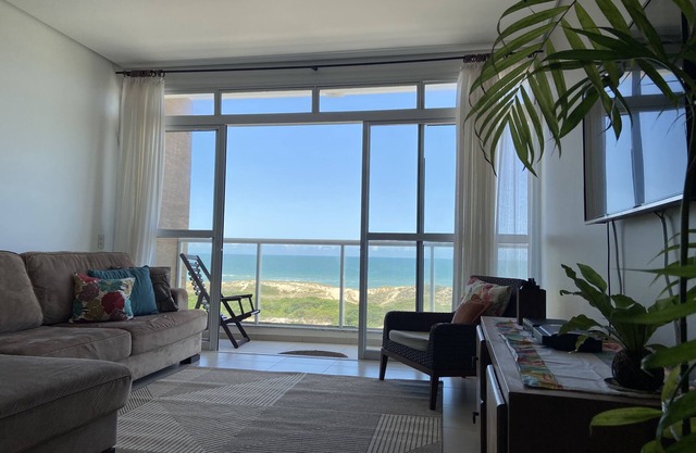 Lindo apartamento frente al mar con vistas a la playa - 3 suites para 8 personas