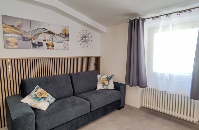 Bonito apartamento para 5 personas con WIFI, TV, patio, vista panorámica y aparcamiento