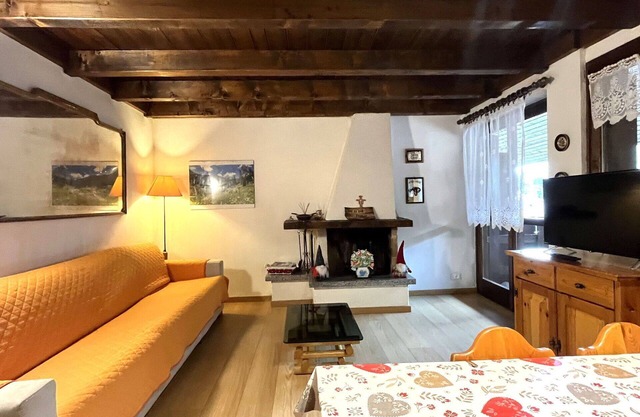 Bonito apartamento para 6 personas con WIFI, TV, balcón y aparcamiento
