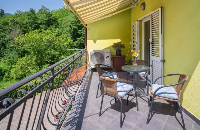 Bonito apartamento para 5 personas con A/C, WIFI, TV, terraza, mascotas permitida y aparcamiento