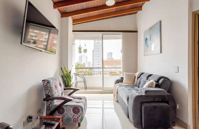 HERMOSO APARTAMENTO EN SABANETA CERCA AL PARQUE.