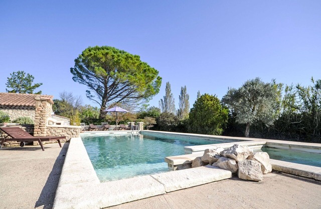 Acogedor apartamento en villa para 4 personas con piscina, WIFI, TV y terraza