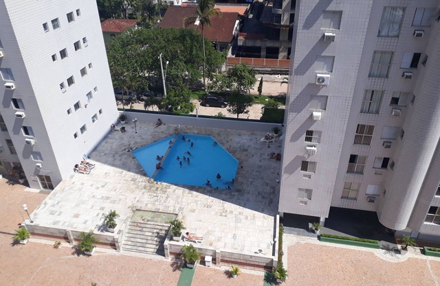 Precioso apartamento en Enseada Guarujá. Condominio, zona de ocio, cerca de la playa.