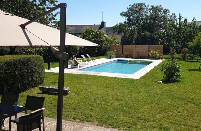 Acogedor apartamento en villa para 8 personas con piscina privada, WIFI, TV, terraza y aparcamiento