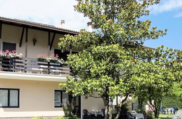 Bonito apartamento para 3 personas con WIFI, TV, patio, mascotas permitida y aparcamiento