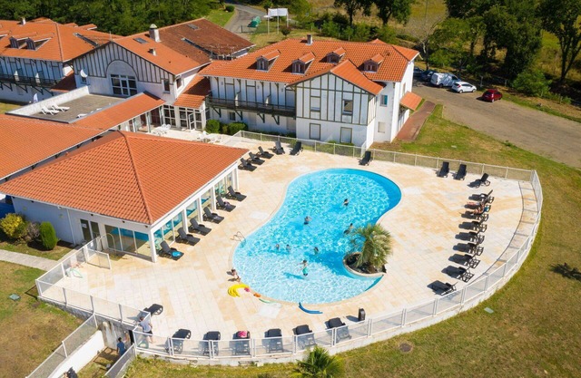 Apartamento con internet, piscina, TV, terraza, mascotas permitida, vista panorámica, aparcamiento