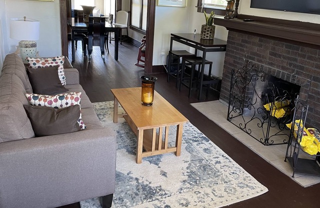Beautiful attractive comfortable apartment 5min from downtown