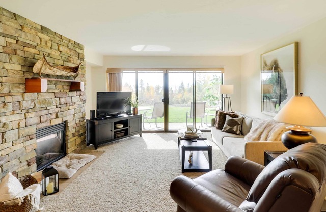Beautiful Bigfork Condo w/ Hot Tub Access!