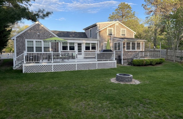 Beautiful Cape House with just a Short Walk to the Beach.