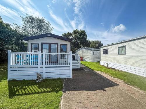 Beautiful Caravan With Decking At Carlton Meres Holiday Park, Suffolk Ref 60022M