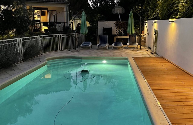 Hermosa villa confortable con piscina y sauna, ideal para familiares o amigos.