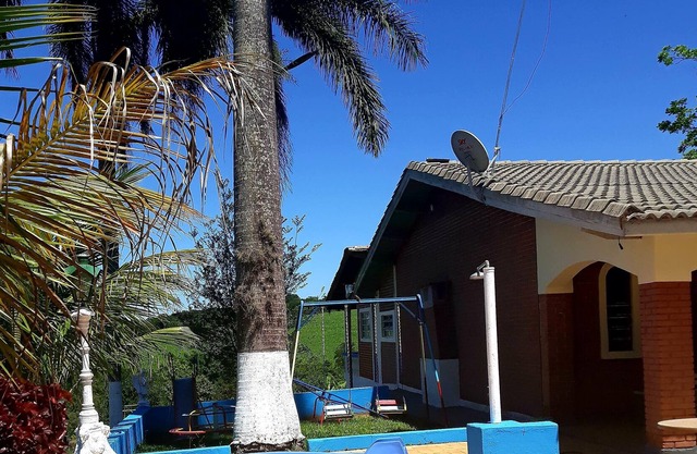 hermosa casa de campo ¡condominio cerrado! ACOMODA 16 personas en Salto-SP.