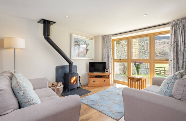 Beautiful, eco friendly cottage in a stunning rural valley - sleeps 4 guests in 2 bedrooms