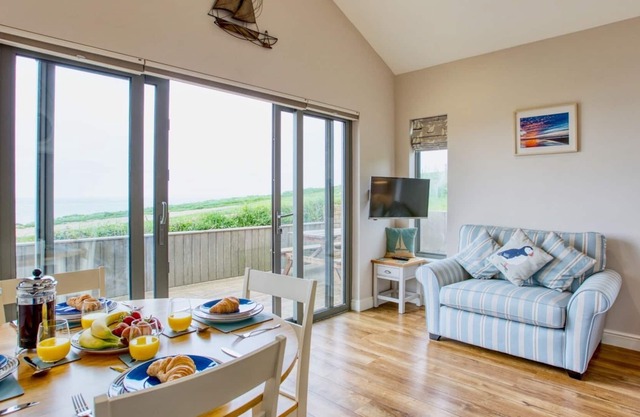 Beautiful Seaside Holiday Home