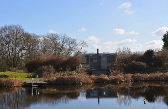 Shepherds Hut con bañera de hidromasaje en una impresionante ubicación rural