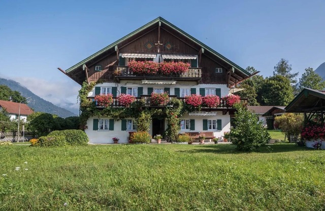 Precioso apartamento vacacional "Zugspitzblick" con vistas a la montaña, Wi-Fi y balcón