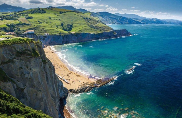 Hermosa casa de vacaciones en el País Vasco, entre la montaña y el océano