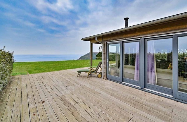 Hermosa casa de vacaciones, a pocos pasos de la playa de Talland ...