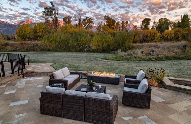 Hermosa casa en Jackson con hermosas vistas de Teton, bañera de hidromasaje, pozo de fuego