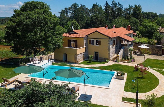 Hermosa casa en Pazin