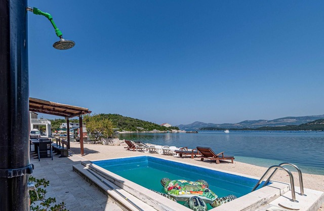 Hermosa casa en Putnikovic con WiFi