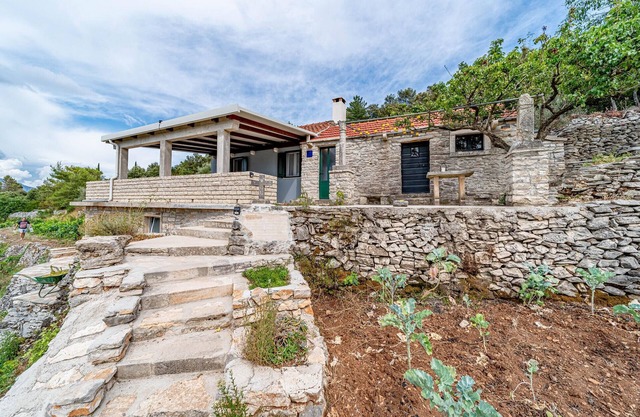 Hermosa casa en Zrnovo con WiFi