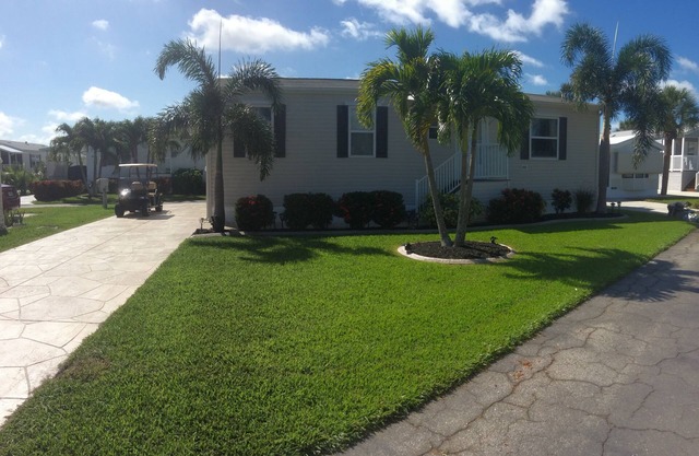 Hermosa casa en Fort Myers Beach urbanización cerrada con piscina spa y mucho más
