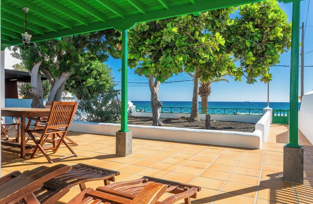 Hermosa casa junto al mar con gran patio, jardín, vistas al mar y Wi-Fi