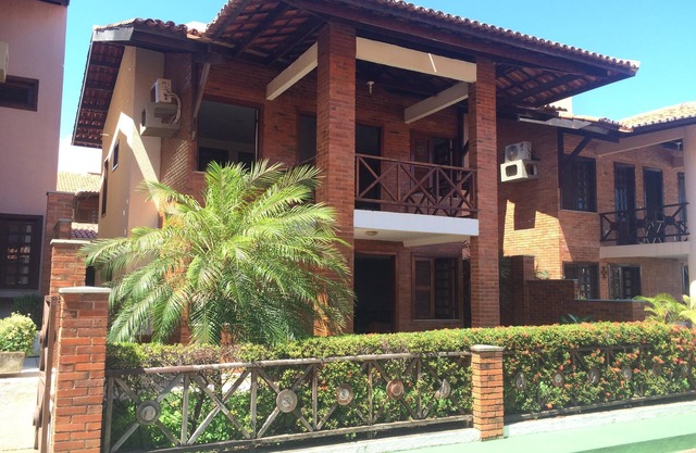 2 habitaciones, 2 baños, 1 aseo, 1 aseo