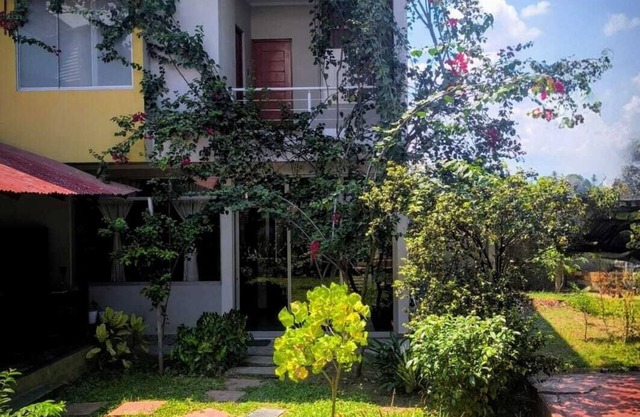 Bella casa de las BUGANVILLAS a 5 minutos del aeropuerto y la plaza central.