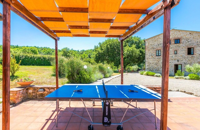 Precioso apartamento en villa con WIFI, A/C, piscina privada, TV, patio y aparcamiento