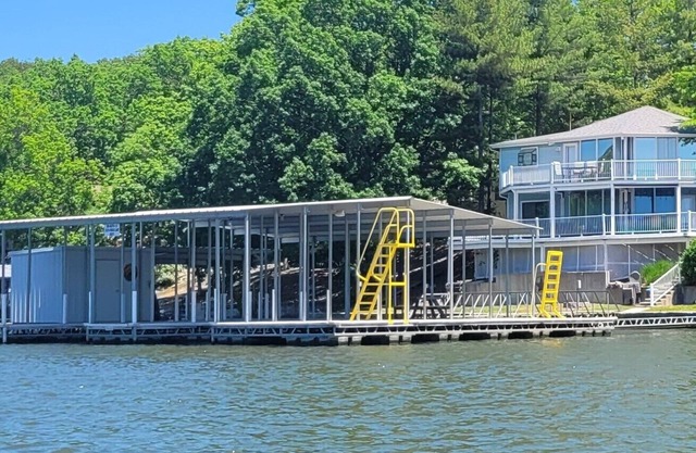 Beautiful Lake Home! Bring Your Boat!