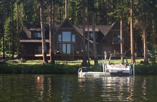 Hermoso Lakefront Lodge en Placid Lake
