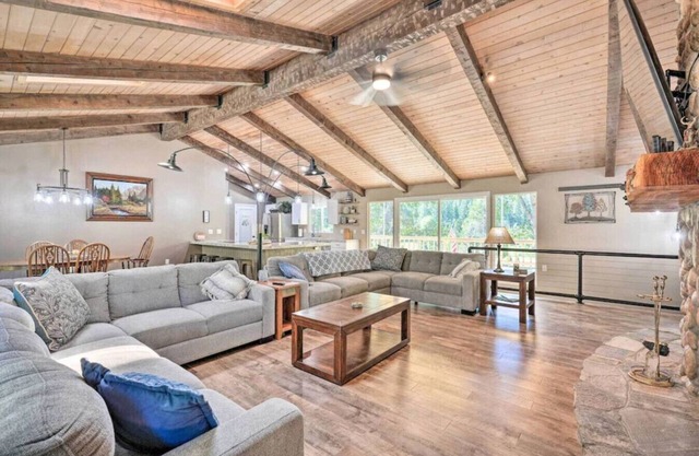 Beautiful Large close to Skiing / Wine Tasting!