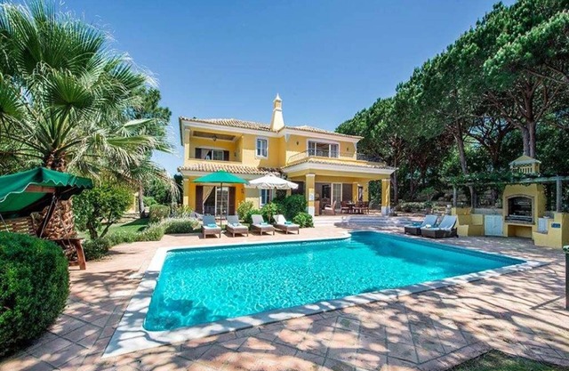 Beautiful Portugal Villa | 4 Bedrooms | Villa Gemstone | Private Pool & BBQ | Almancil