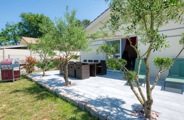 Estupenda casa de vacaciones privada para 4 personas con A/C, TV, terraza y aparcamiento