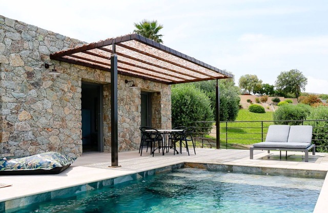 Estupenda casa de vacaciones privada con piscina privada, A/C, WIFI, TV, patio y aparcamiento