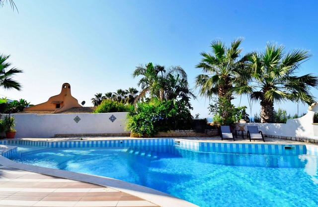 Estupenda casa de vacaciones privada con A/C, WIFI, piscina privada, jacuzzi, TV, terraza