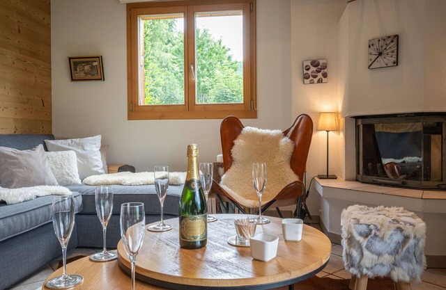 Maravillosa casa de vacaciones privada con WIFI, TV, balcón, vista panorámica, aparcamiento