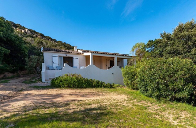 Estupenda casa de vacaciones privada para 6 personas con WIFI, A/C, terraza y aparcamiento