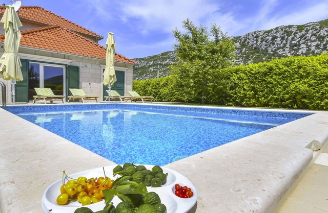 Preciosa casa de vacaciones privada con piscina privada, WIFI, A/C, TV, terraza y aparcamiento