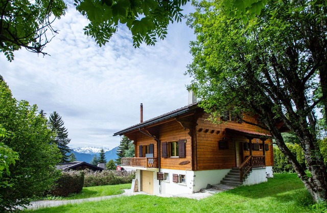 Preciosa casa de vacaciones privada para 10 personas con WIFI, TV, terraza y aparcamiento