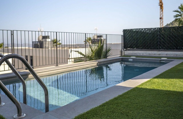 Maravillosa casa de vacaciones privada para 6 personas con A/C, piscina privada, WIFI, TV y patio