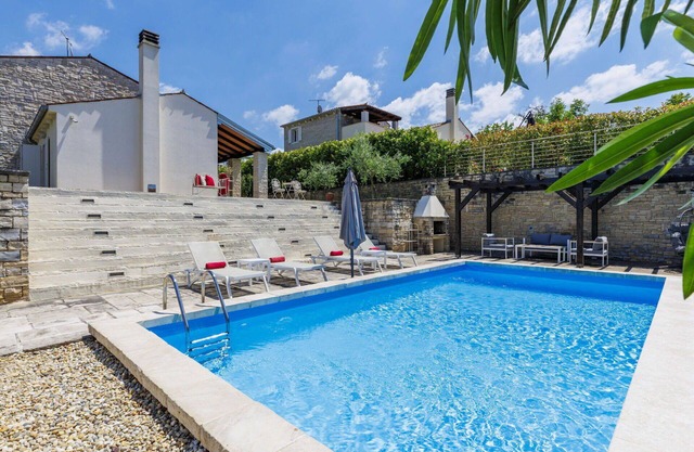Estupenda casa de vacaciones privada con piscina privada, WIFI, A/C, TV, patio y aparcamiento