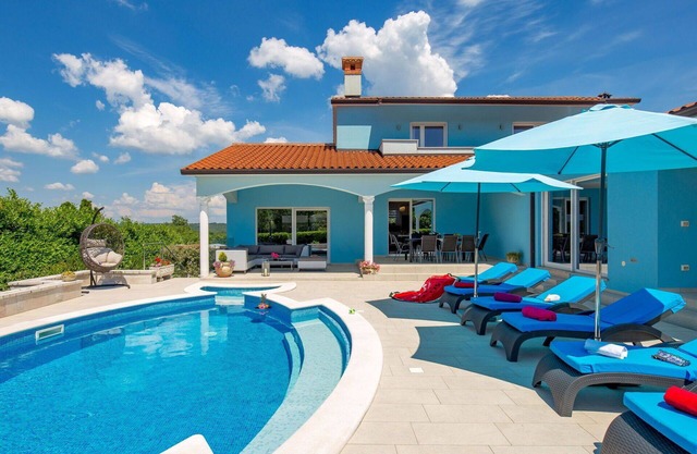 Estupenda casa de vacaciones privada con piscina privada, A/C, WIFI, TV, patio y aparcamiento