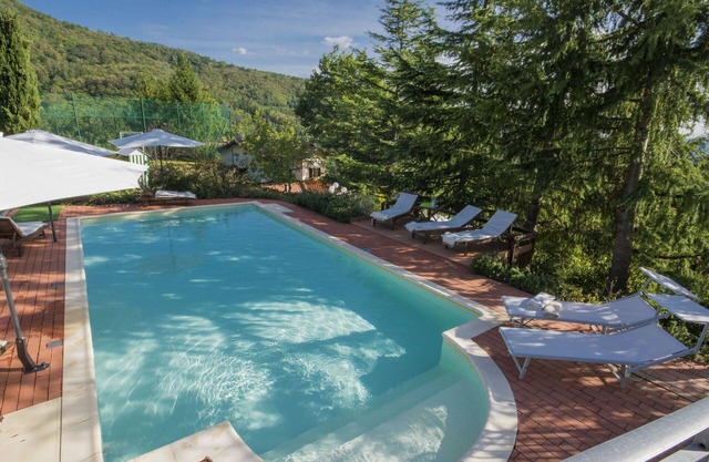 Preciosa casa de vacaciones privada para 10 personas con WIFI, piscina privada, TV y aparcamiento