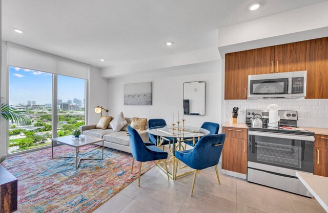 Beautiful Property W/ King Bed & Free Parking