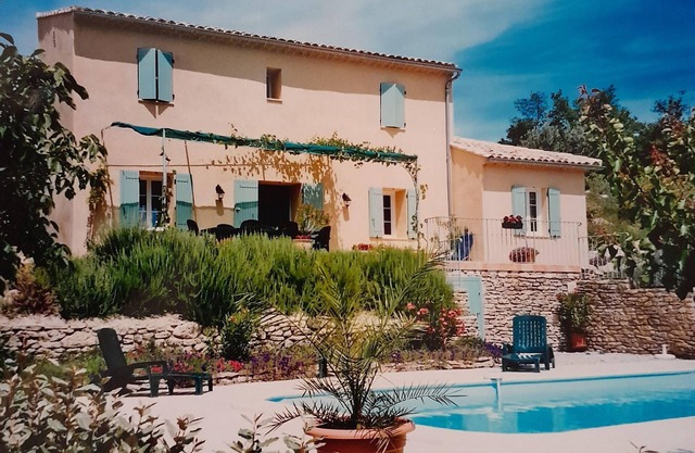 Le Mazet des OIiviers en Faucon con piscina privada