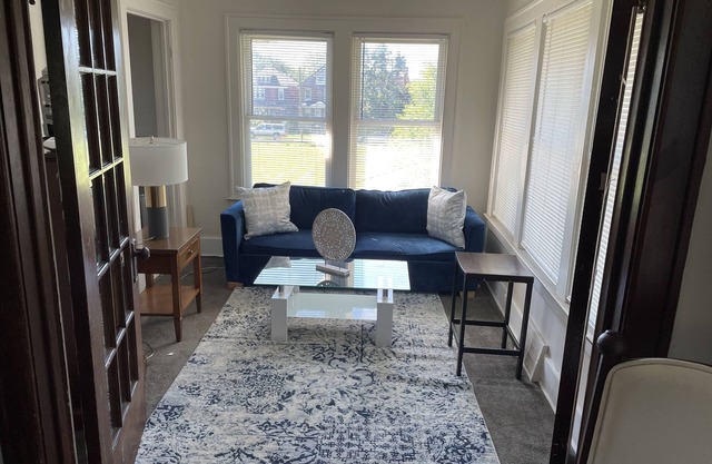 Beautiful quiet Property 5 min from Downtown area